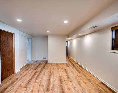 1015 Wilson Avenue - Photo Thumbnail 12