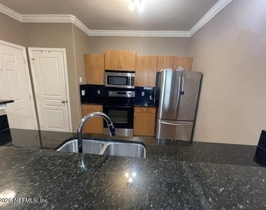 8290 W Gate Parkway - Photo Thumbnail 9