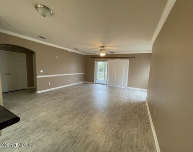 8290 W Gate Parkway - Photo Thumbnail 13