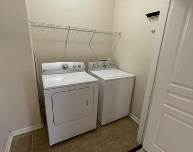 8290 W Gate Parkway - Photo Thumbnail 21