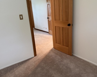 1109 Kingwood Lane - Photo Thumbnail 13