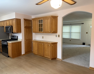 1109 Kingwood Lane - Photo Thumbnail 5
