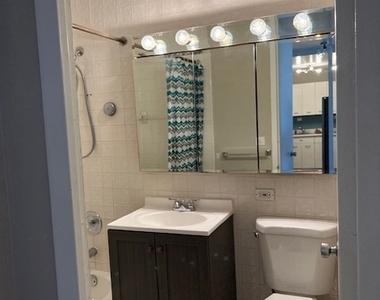 4800 S Chicago Beach Drive - Photo Thumbnail 10