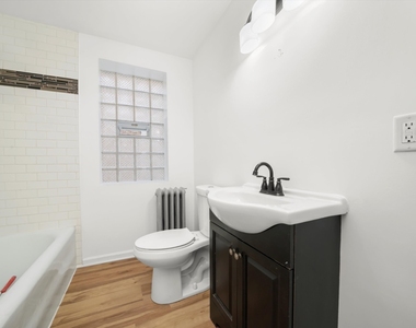 2726 N Harding Avenue - Photo Thumbnail 13