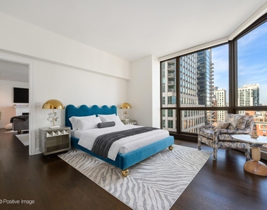 21 E Huron Street - Photo Thumbnail 16