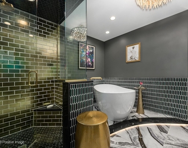 21 E Huron Street - Photo Thumbnail 20