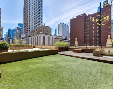 21 E Huron Street - Photo Thumbnail 28
