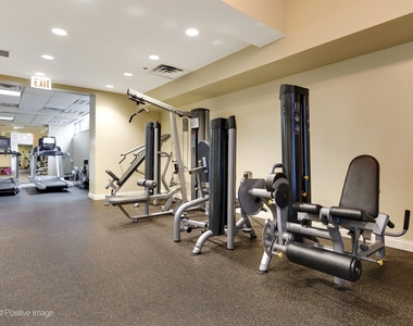 21 E Huron Street - Photo Thumbnail 23