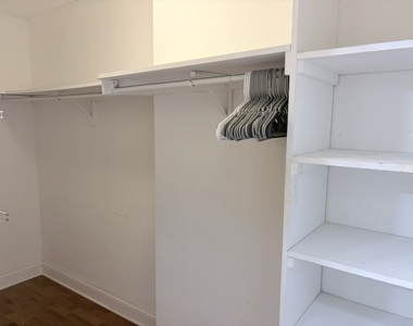 801 S Plymouth Court - Photo Thumbnail 11
