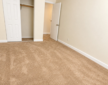 1039 College Avenue - Photo Thumbnail 4