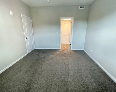 301 N Madison Street - Photo Thumbnail 8