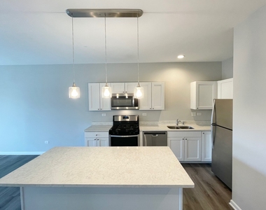 301 N Madison Street - Photo Thumbnail 2