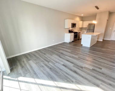 301 N Madison Street - Photo Thumbnail 5