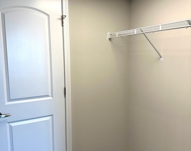 301 N Madison Street - Photo Thumbnail 9