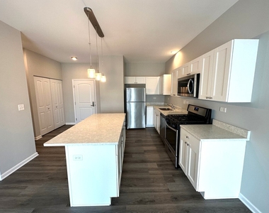 301 N Madison Street - Photo Thumbnail 4