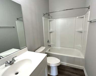 301 N Madison Street - Photo Thumbnail 10