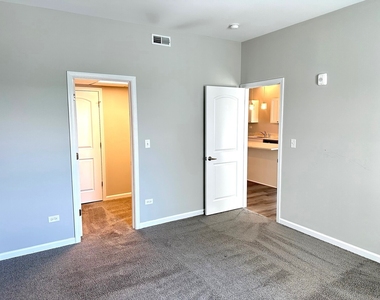 301 N Madison Street - Photo Thumbnail 8