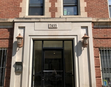 7455 N Greenview Avenue - Photo Thumbnail 8