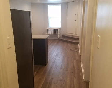 4207 N Sawyer Avenue - Photo Thumbnail 1