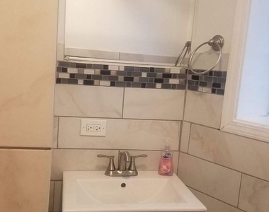 4207 N Sawyer Avenue - Photo Thumbnail 12