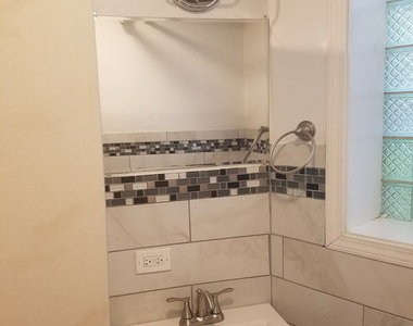 4207 N Sawyer Avenue - Photo Thumbnail 10