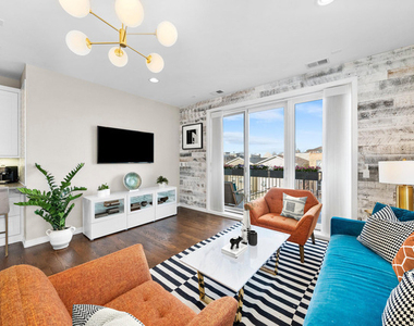 5 N Oakley Boulevard - Photo Thumbnail 3