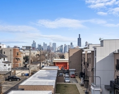 5 N Oakley Boulevard - Photo Thumbnail 5