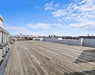 5 N Oakley Boulevard - Photo Thumbnail 20