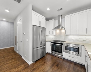 5 N Oakley Boulevard - Photo Thumbnail 11