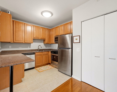 125 S Jefferson Street - Photo Thumbnail 9