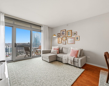 125 S Jefferson Street - Photo Thumbnail 4
