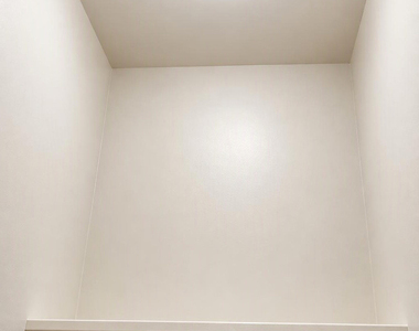 6728 S Langley Avenue - Photo Thumbnail 9