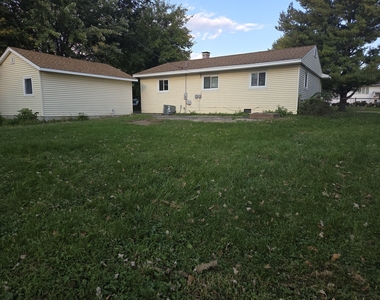 207 Caddy Avenue - Photo Thumbnail 8