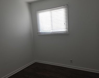 207 Caddy Avenue - Photo Thumbnail 6