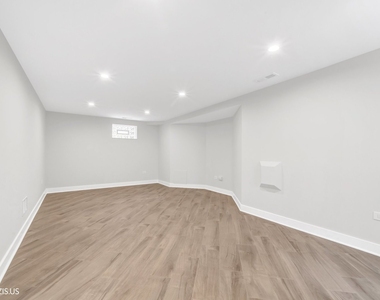 7432 N Odell Avenue - Photo Thumbnail 29
