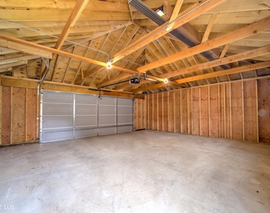 7432 N Odell Avenue - Photo Thumbnail 35