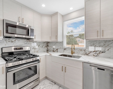 7432 N Odell Avenue - Photo Thumbnail 12