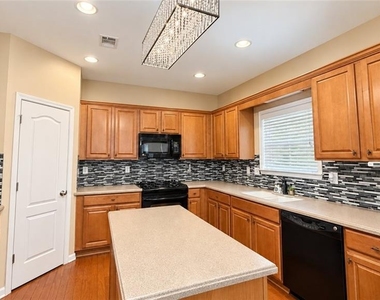 1133 Tranquil Lake Drive - Photo Thumbnail 9
