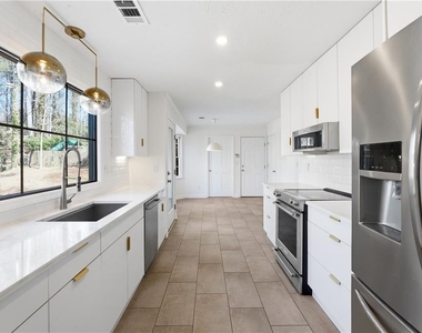 2207 Heritage Trace Drive - Photo Thumbnail 6