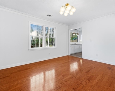2207 Heritage Trace Drive - Photo Thumbnail 10