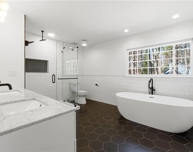 2207 Heritage Trace Drive - Photo Thumbnail 15