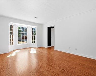 2207 Heritage Trace Drive - Photo Thumbnail 11