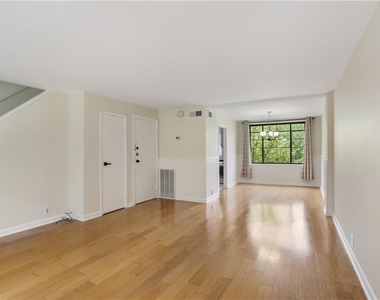 1160 Briarcliff Road Ne - Photo Thumbnail 3