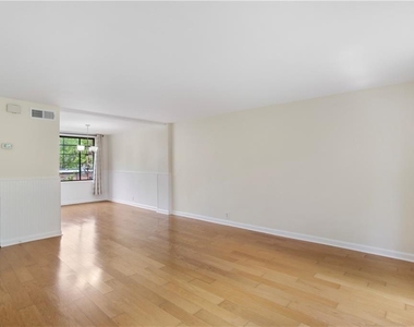 1160 Briarcliff Road Ne - Photo Thumbnail 4