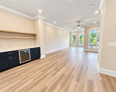 3185 Paley Drive - Photo Thumbnail 7