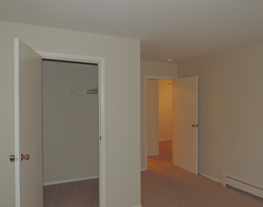 9s070 Lake Drive - Photo Thumbnail 10