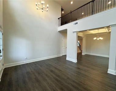5595 Loring St - Photo Thumbnail 5