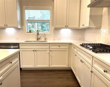 5595 Loring St - Photo Thumbnail 8