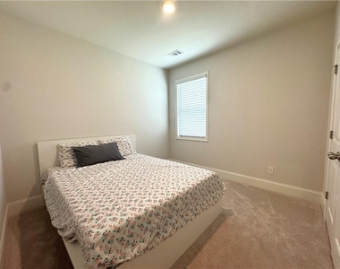 5595 Loring St - Photo Thumbnail 20