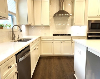 5595 Loring St - Photo Thumbnail 9